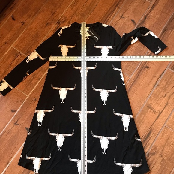 Harlows Bull Head Size M Dress NWT‎ - Picture 3 of 4